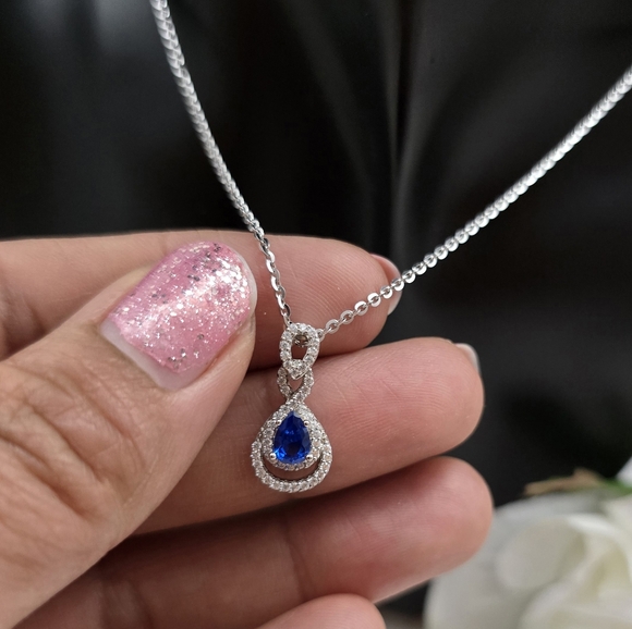 ♥️ TEARDROP STERLING SILVER NECKLACE - Picture 3 of 5